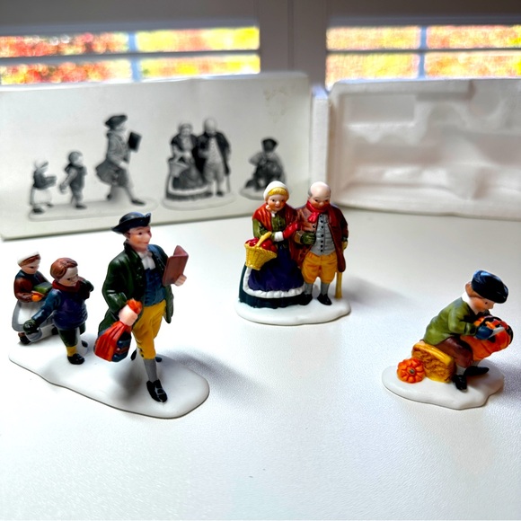 RETIRED: Department 56 “Sleepy Hollow” Set of 3 Miniatures - Picture 2 of 9